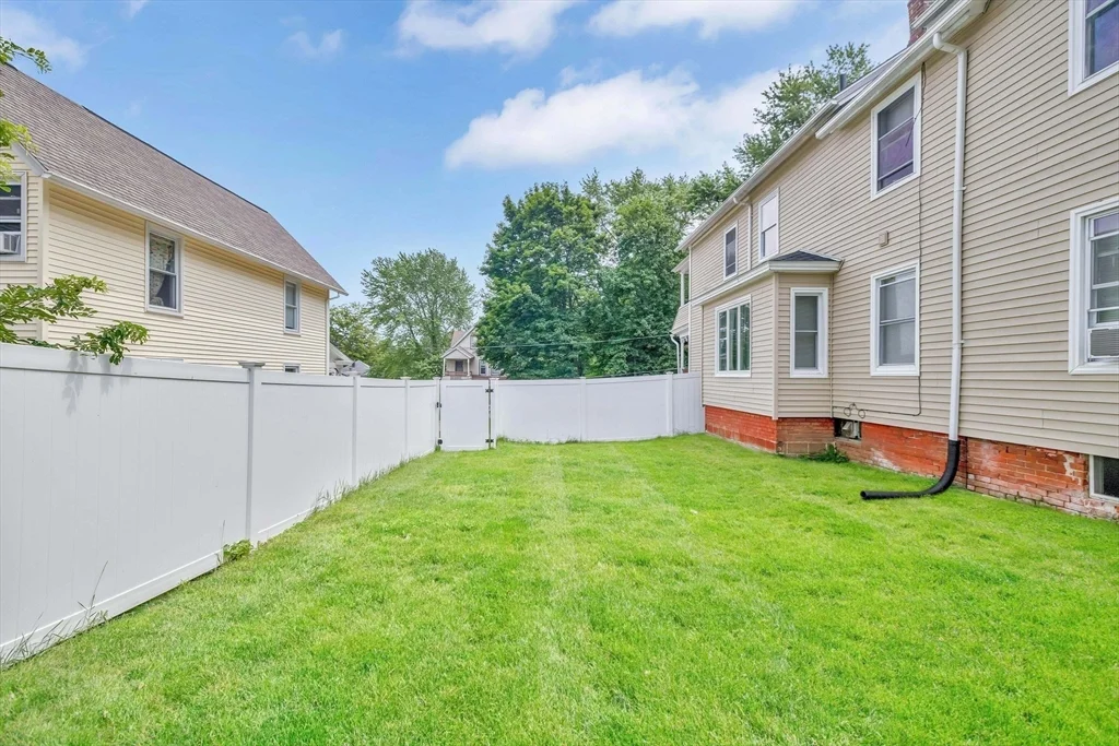 3 bed, 1 bath apartment for rent at 36 Ames Ave Unit 2, West Springfield — photo 26 of 28