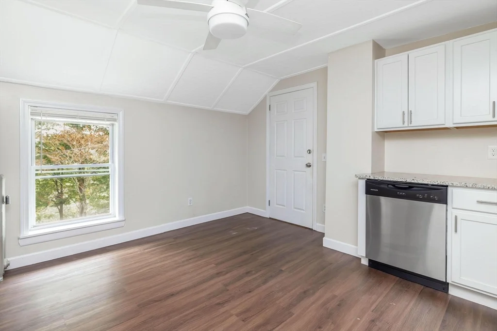 3 bed, 1 bath apartment for rent at 36 Ames Ave Unit 2, West Springfield — photo 7 of 28