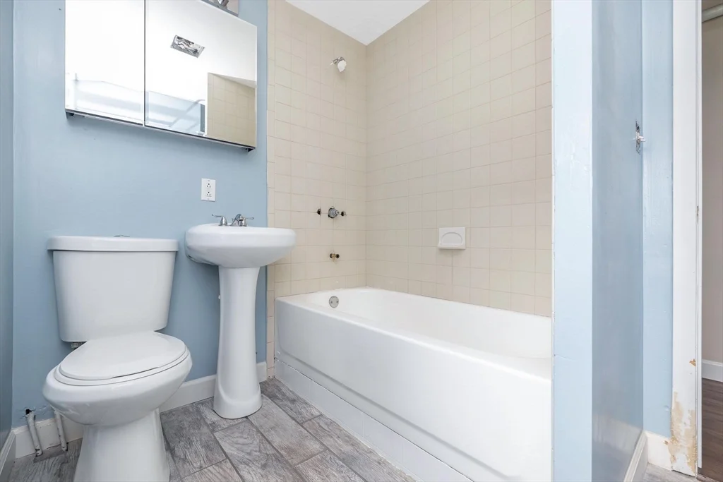 3 bed, 1 bath apartment for rent at 36 Ames Ave Unit 2, West Springfield — photo 15 of 28