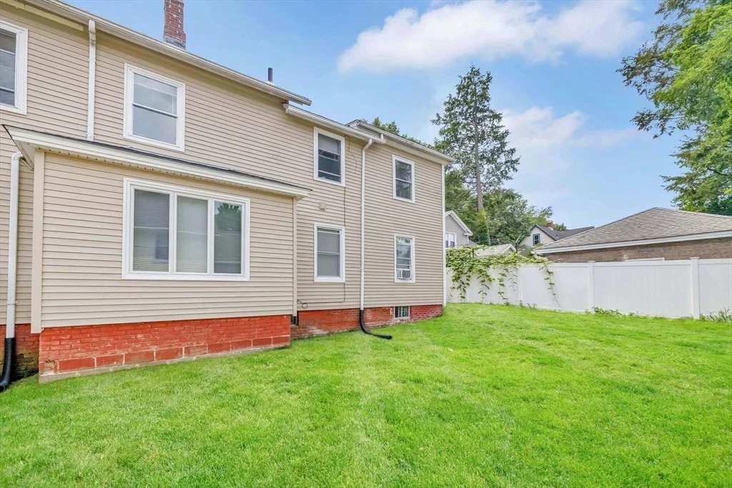 3 bed, 1 bath apartment for rent at 36 Ames Ave Unit 2, West Springfield — photo 27 of 28