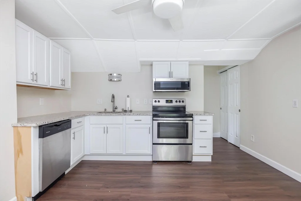 3 bed, 1 bath apartment for rent at 36 Ames Ave Unit 2, West Springfield — photo 5 of 28