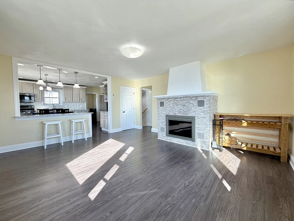 3 bed, 1 bath apartment for rent at 36 Annavoy Unit 2, East Boston — photo 6 of 25