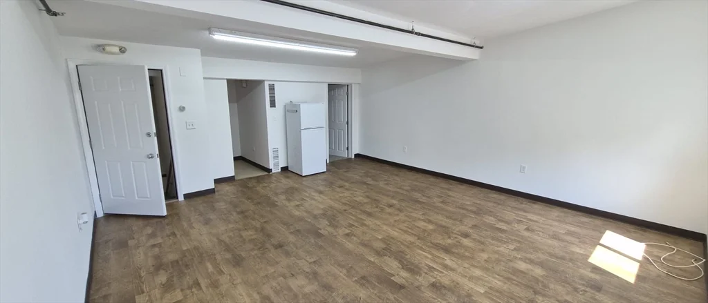 Studio bed, 1 bath apartment for rent at 36 Arch St Unit 2, Brockton — photo 4 of 8