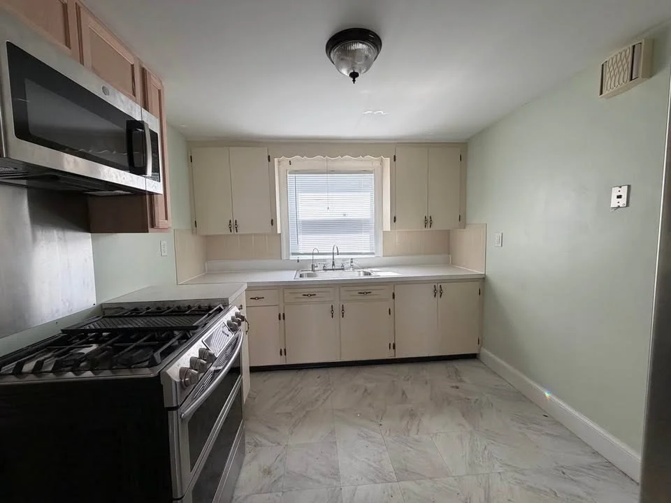 2 bed, 1 bath apartment for rent at 36 Barstow St Unit 1, Salem