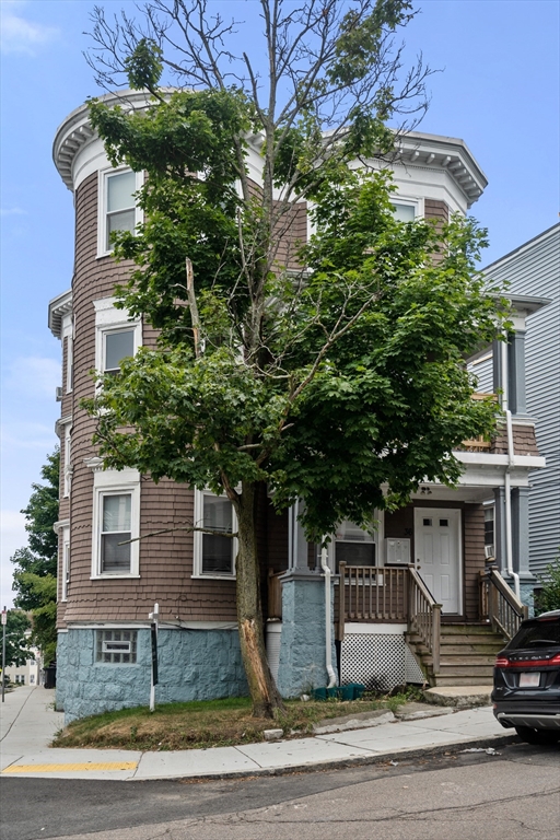 3 bed, 1 bath apartment for rent at 36 Bellevue Unit 2, Boston — photo 18 of 20
