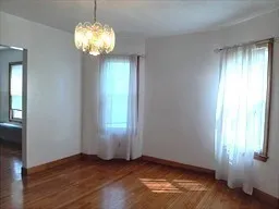 2 bed, 1 bath apartment for rent at 36 Bigelow St Unit 1, Oak Square — photo 4 of 9
