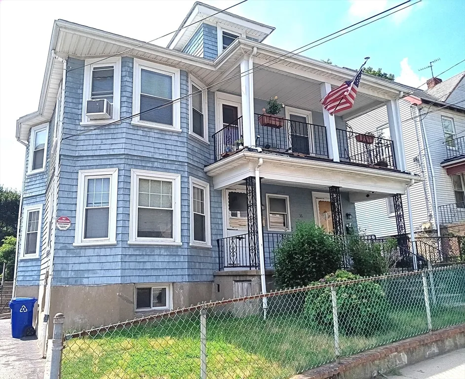 2 bed, 1 bath apartment for rent at 36 Bigelow St Unit 1, Oak Square — photo 1 of 9