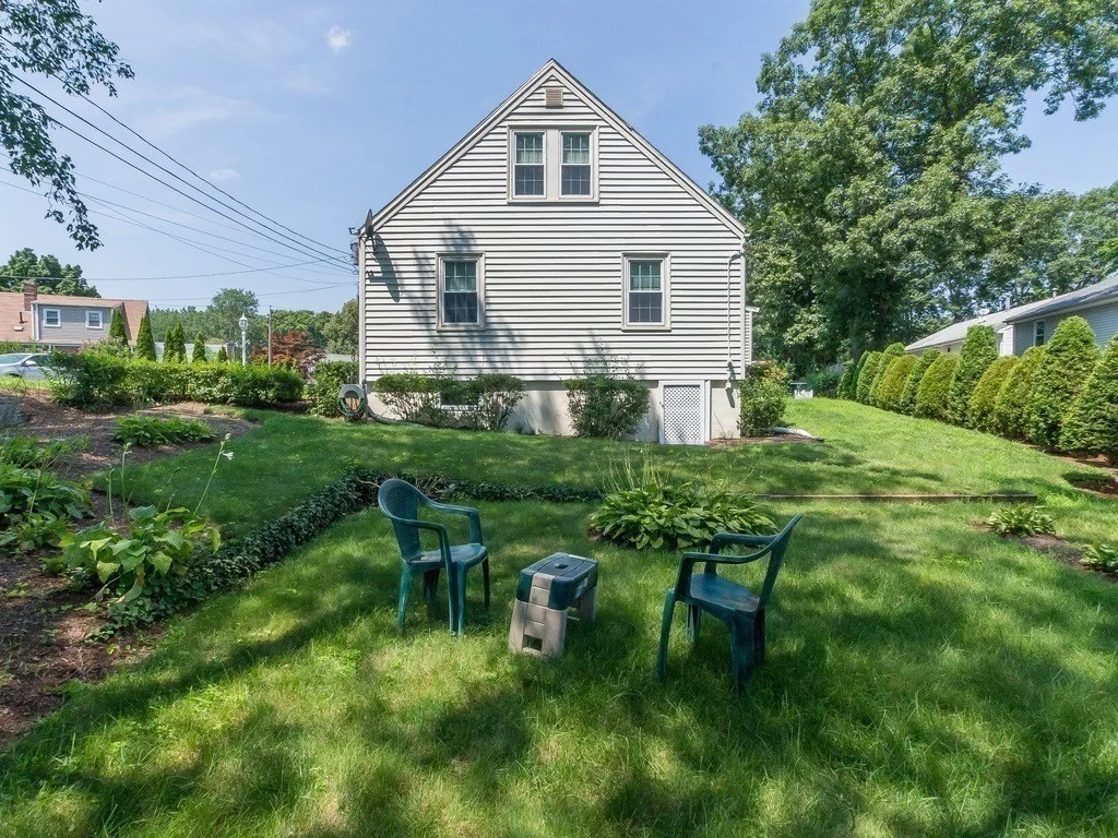 3 bed, 1 bath apartment for rent at 36 Bonad Rd, West Roxbury — photo 4 of 23