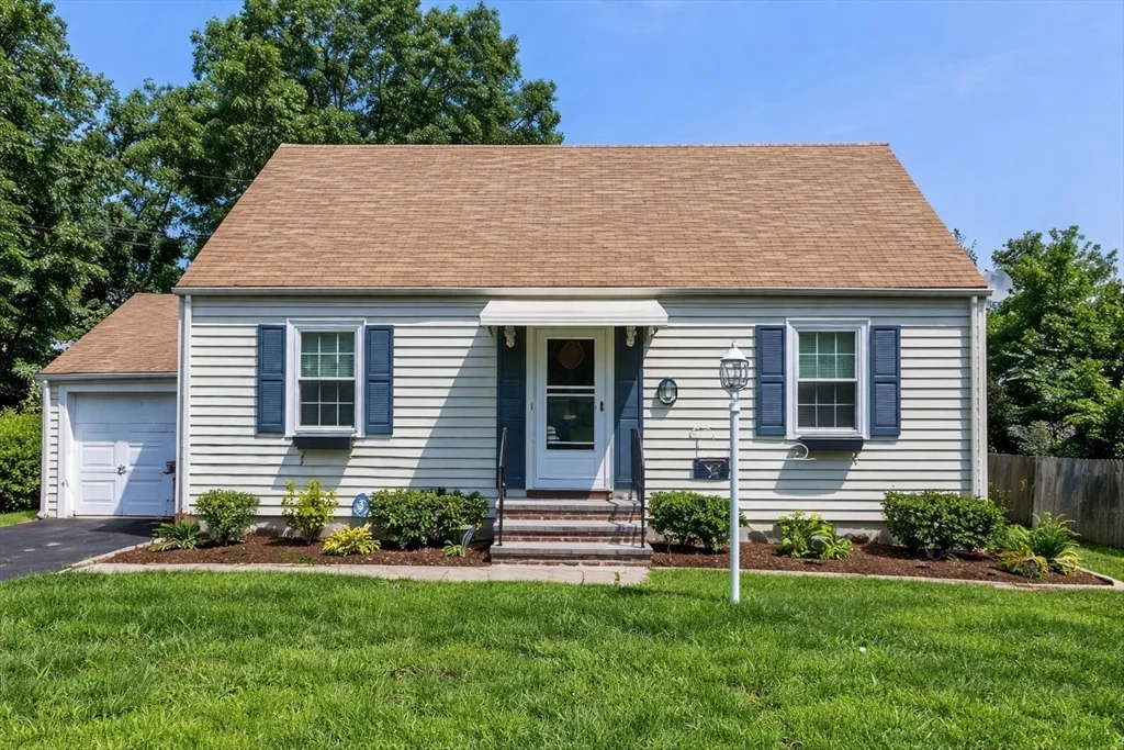 3 bed, 1 bath apartment for rent at 36 Bonad Rd, West Roxbury — photo 1 of 23