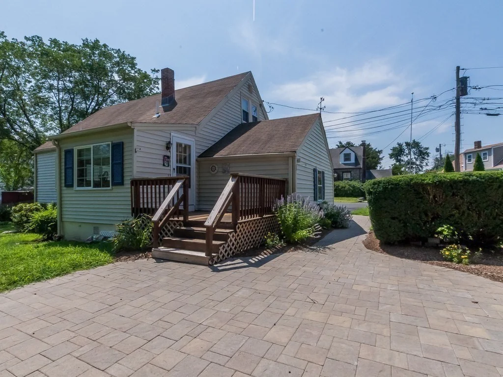 3 bed, 1 bath apartment for rent at 36 Bonad Rd, West Roxbury — photo 2 of 23