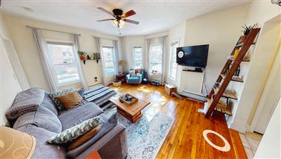 2 bed, 1 bath apartment for rent at 36 Bond St Unit 1, Winter Hill — photo 2 of 8