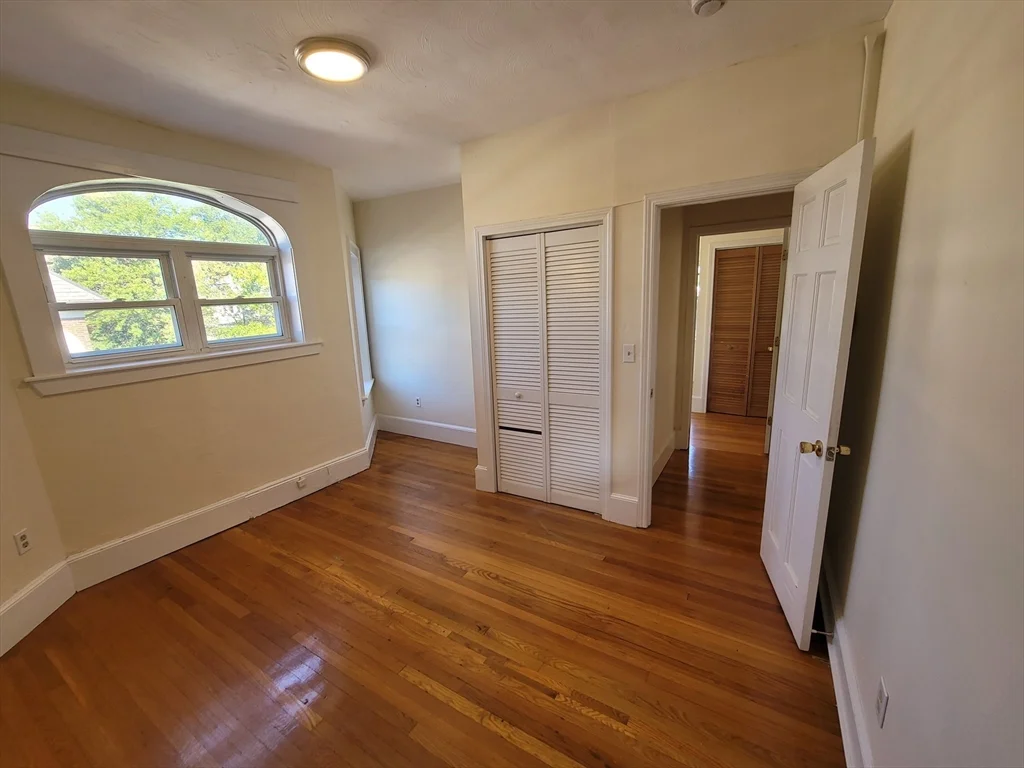 3 bed, 1 bath apartment for rent at 36 Boulevard Ter Unit A5, Brighton — photo 10 of 11