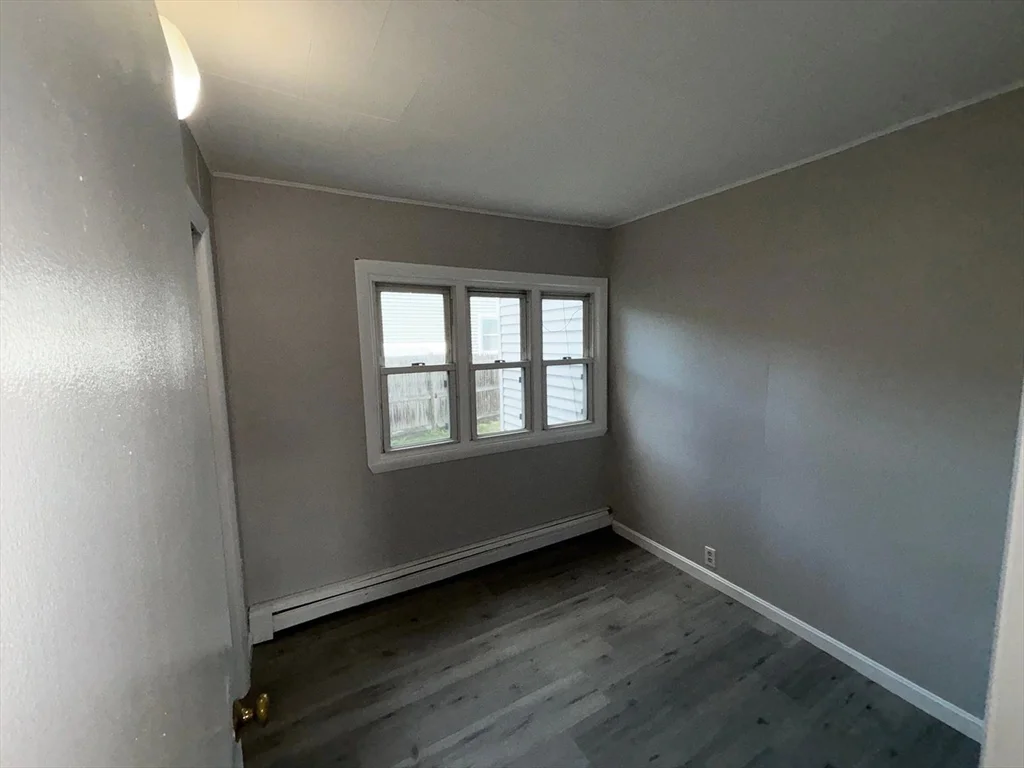 3 bed, 1 bath apartment for rent at 36 Boynton St Unit 1, Manchester — photo 12 of 17