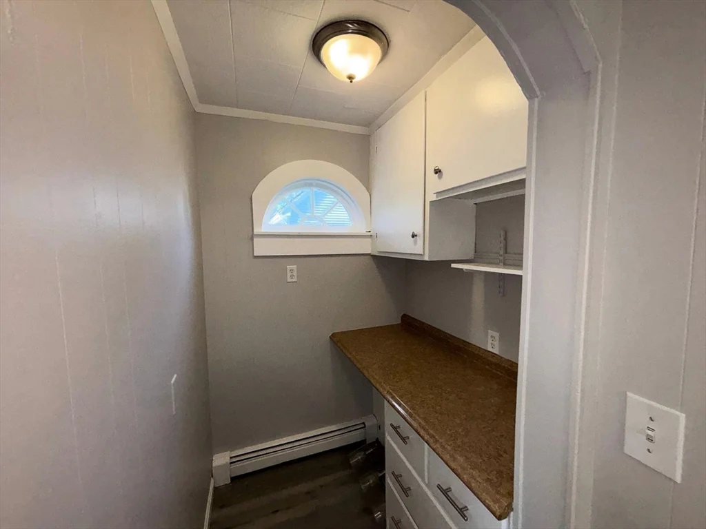 3 bed, 1 bath apartment for rent at 36 Boynton St Unit 1, Manchester — photo 8 of 17