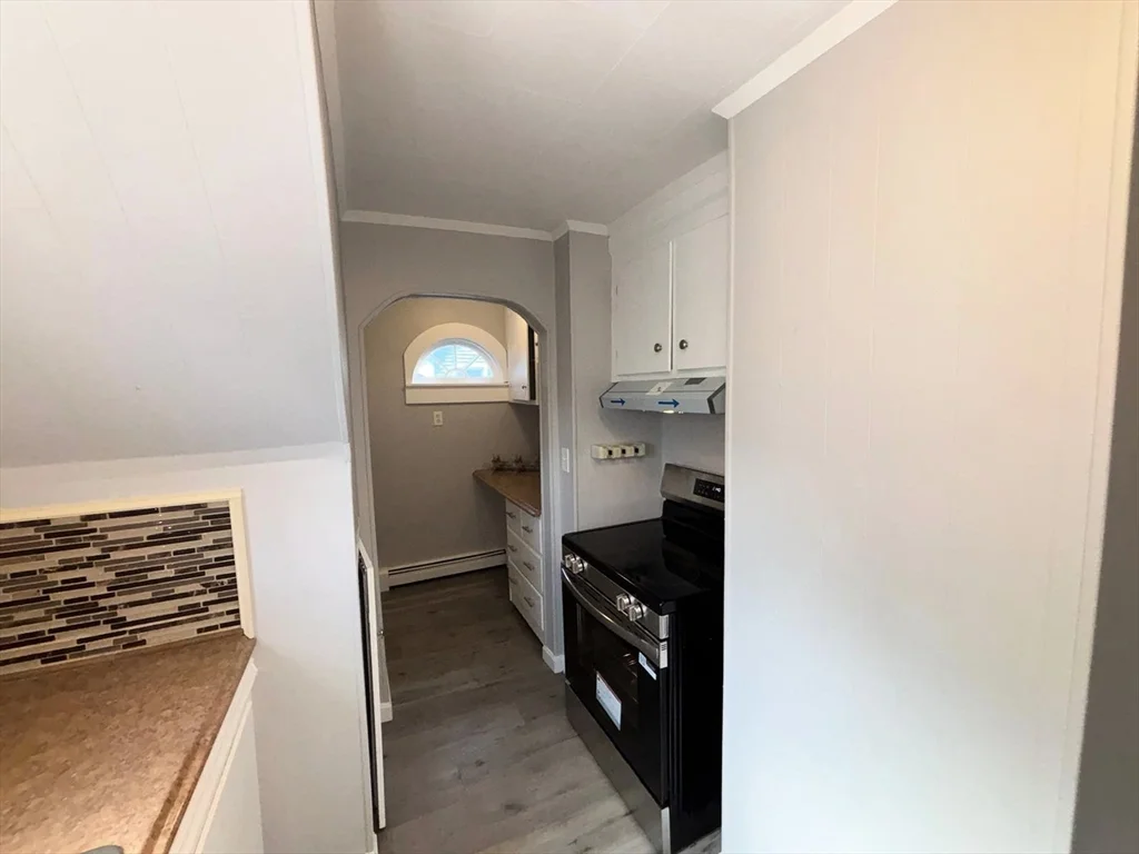 3 bed, 1 bath apartment for rent at 36 Boynton St Unit 1, Manchester — photo 7 of 17