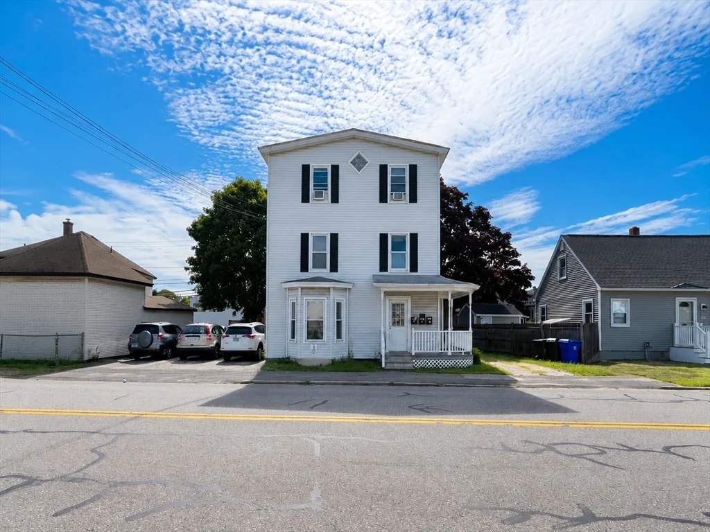 3 bed, 1 bath apartment for rent at 36 Boynton St Unit 1, Manchester — photo 1 of 17