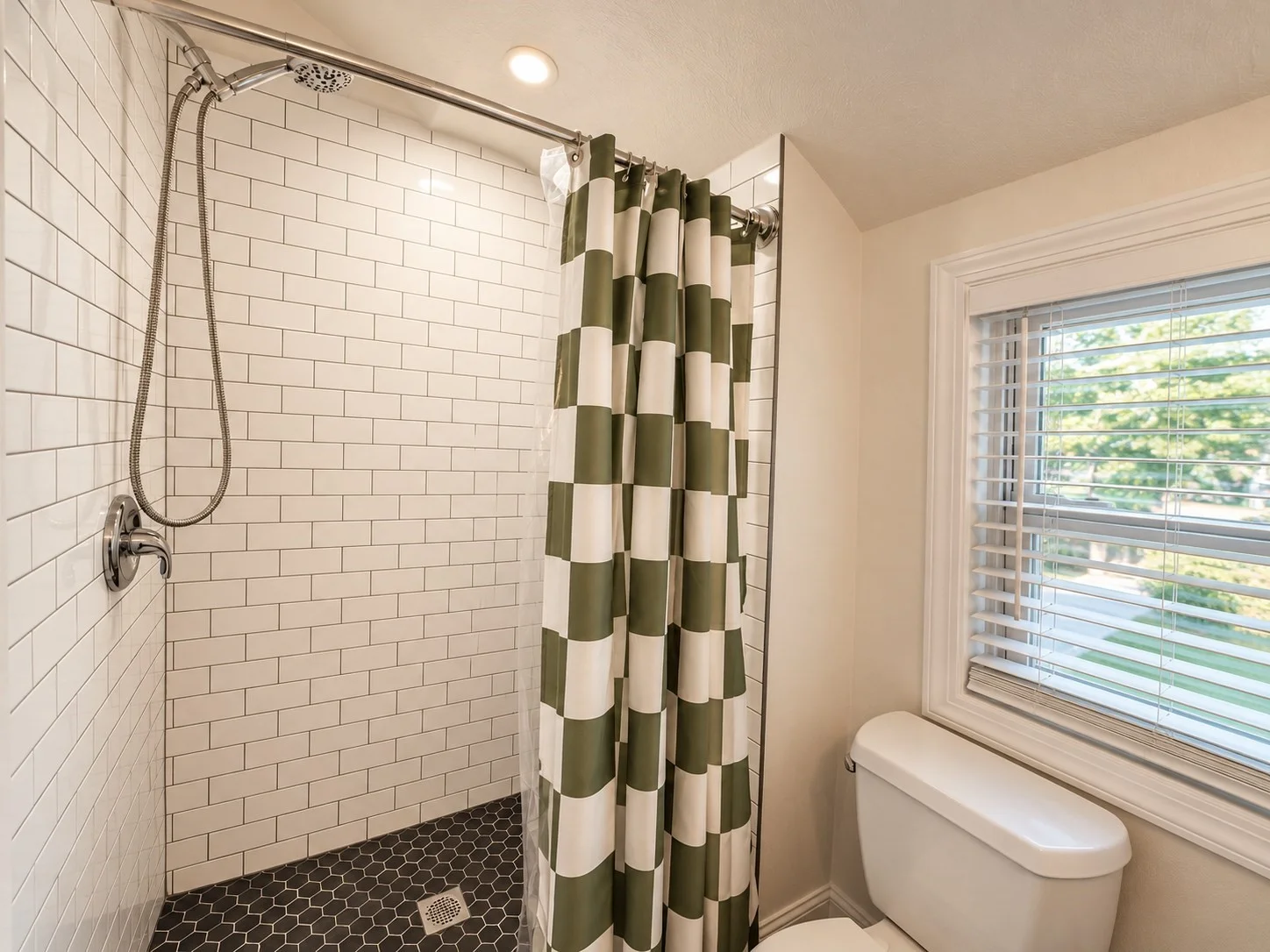 3 bed, 2 bath apartment for rent at 36 Brackett Rd, Ashland — photo 8 of 13