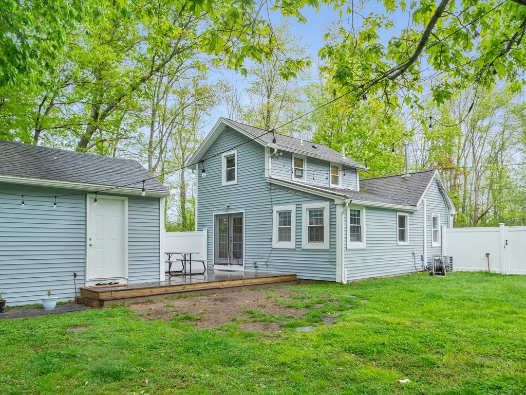 3 bed, 2 bath apartment for rent at 36 Brackett Rd, Ashland — photo 1 of 27