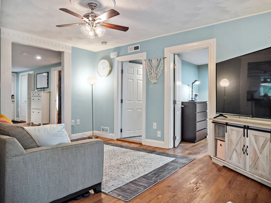 3 bed, 2 bath apartment for rent at 36 Brackett Rd, Ashland — photo 15 of 27