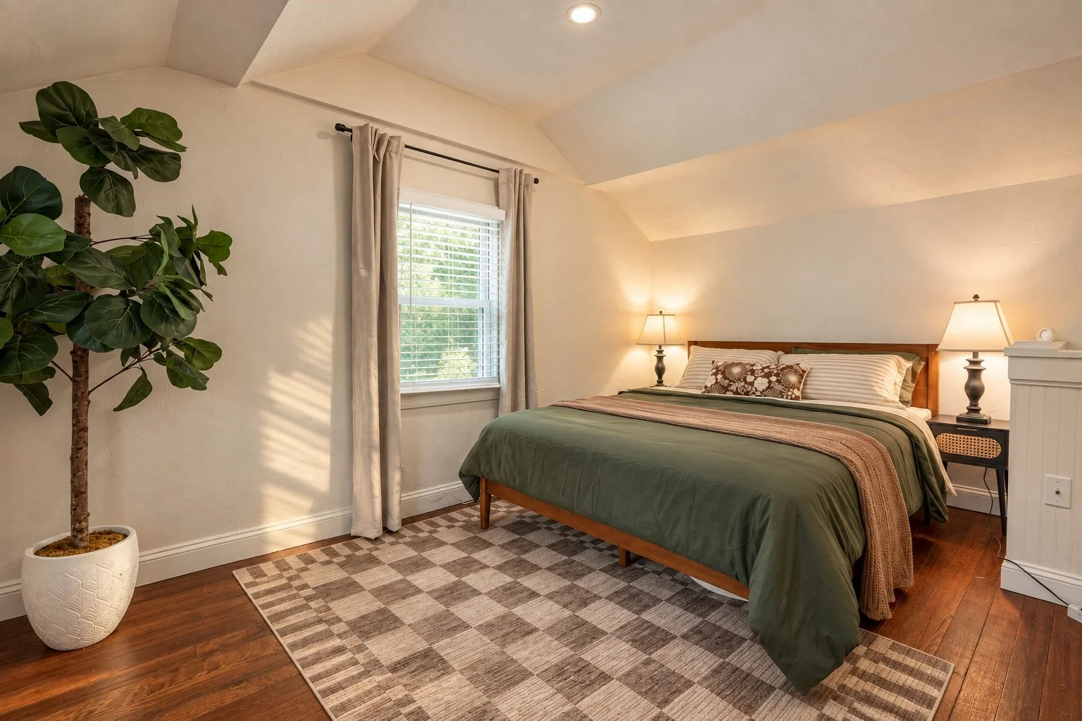 3 bed, 2 bath apartment for rent at 36 Brackett Rd, Ashland — photo 5 of 13