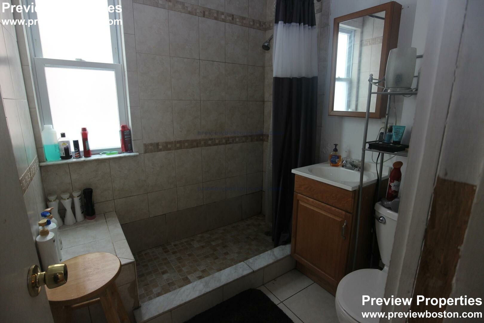 4 bed, 2 bath apartment for rent at 36 Brackett St Unit 3P, Oak Square — photo 7 of 10