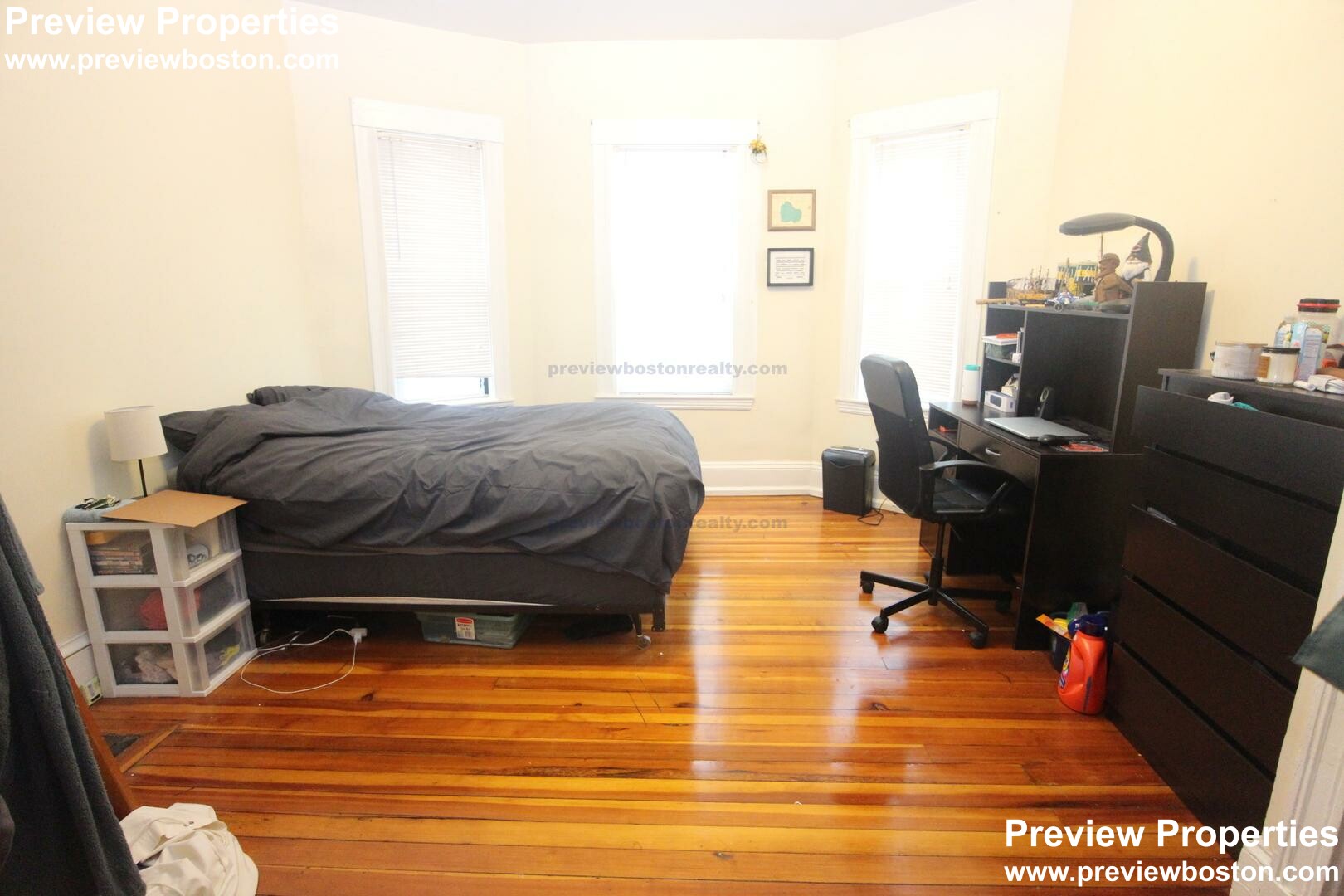 4 bed, 2 bath apartment for rent at 36 Brackett St Unit 3P, Oak Square — photo 2 of 10