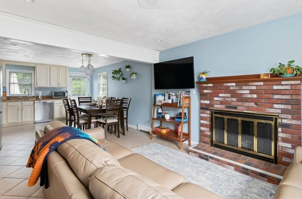 2 bed, 1 bath apartment for rent at 36 Brookside Ave Unit 36, Dedham — photo 2 of 20