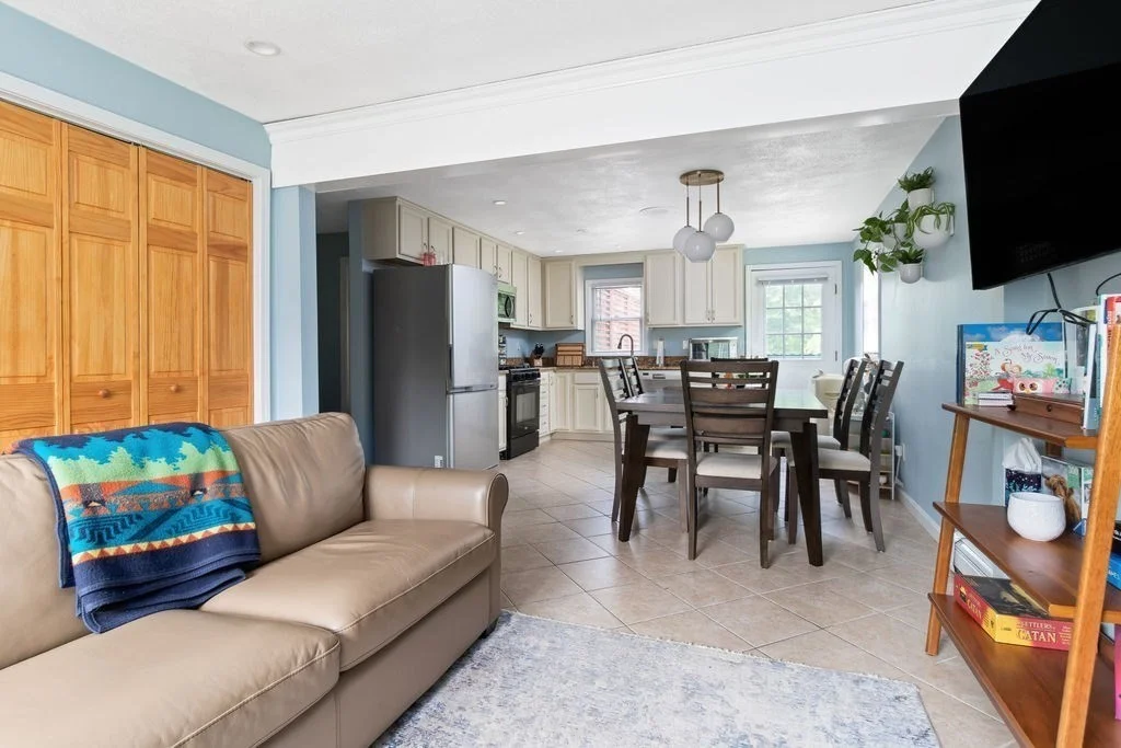2 bed, 1 bath apartment for rent at 36 Brookside Ave Unit 36, Dedham — photo 3 of 20