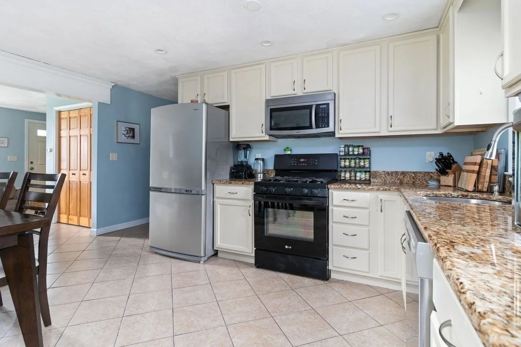 2 bed, 1 bath apartment for rent at 36 Brookside Ave Unit 36, Dedham — photo 5 of 20