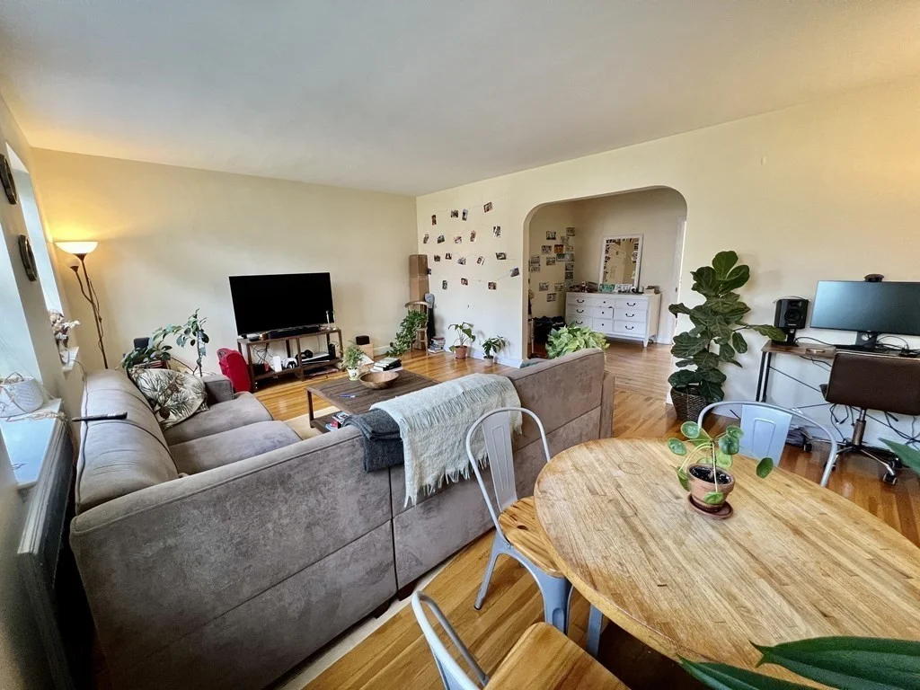 2 bed, 1 bath apartment for rent at 36 Browne St Unit 4, Brookline — photo 3 of 17