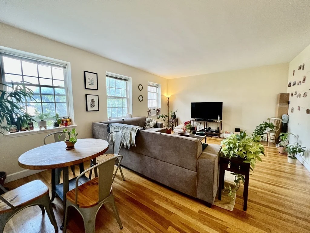 2 bed, 1 bath apartment for rent at 36 Browne St Unit 4, Brookline — photo 2 of 17