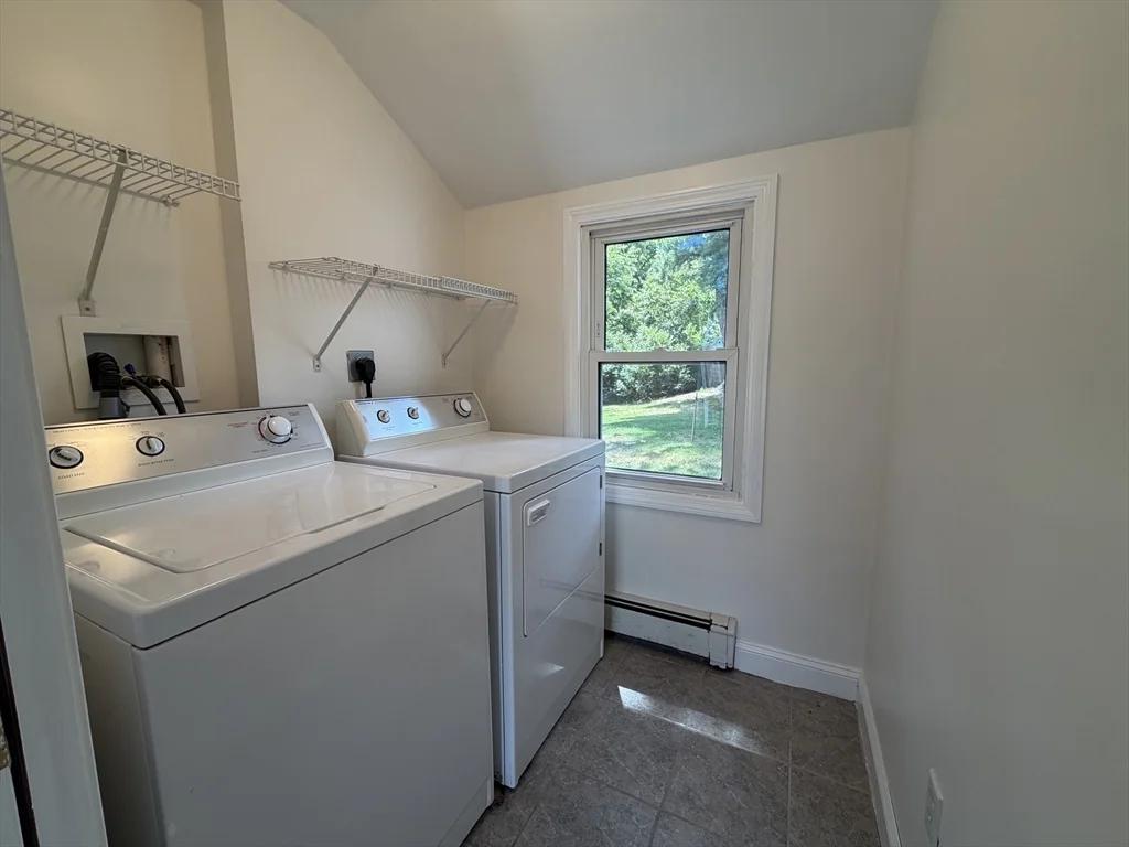3 bed, 1 bath apartment for rent at 36 Carroll Rd, Woburn — photo 14 of 17