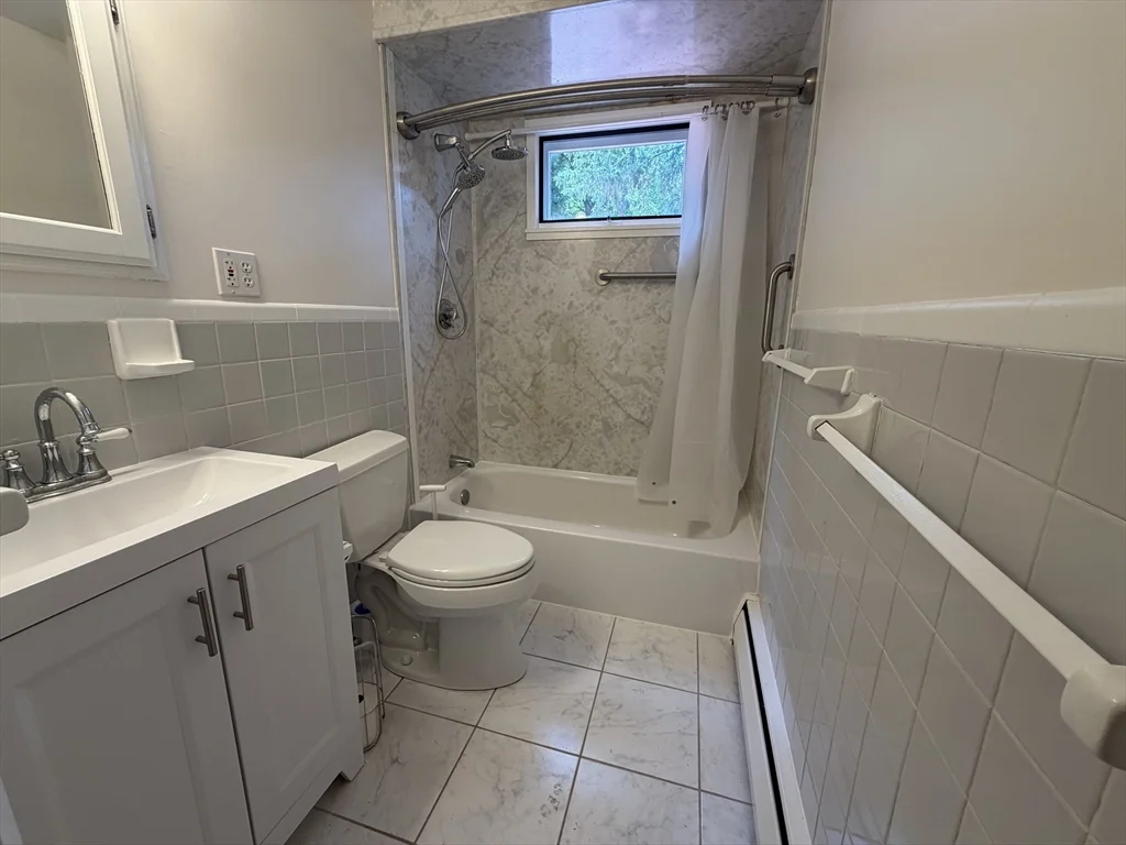 3 bed, 1 bath apartment for rent at 36 Carroll Rd, Woburn — photo 8 of 17