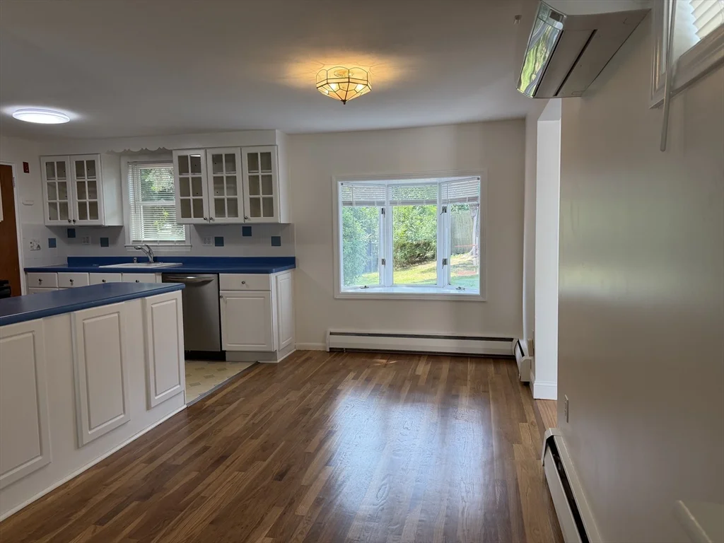 3 bed, 1 bath apartment for rent at 36 Carroll Rd, Woburn — photo 3 of 17