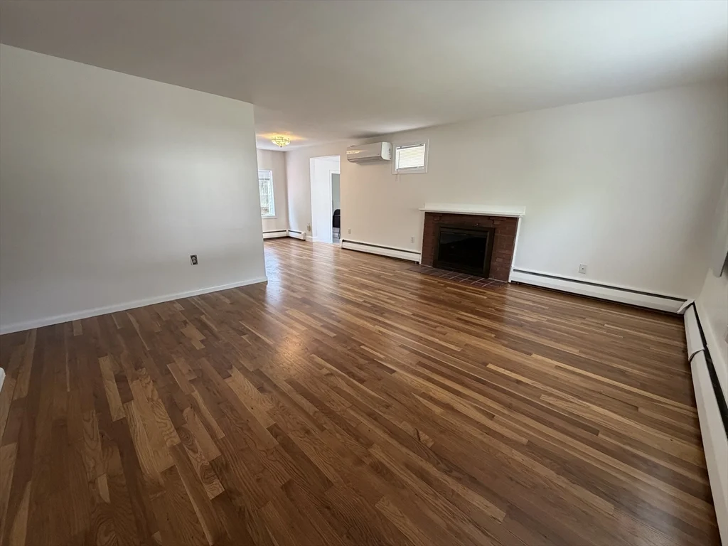 3 bed, 1 bath apartment for rent at 36 Carroll Rd, Woburn — photo 7 of 17