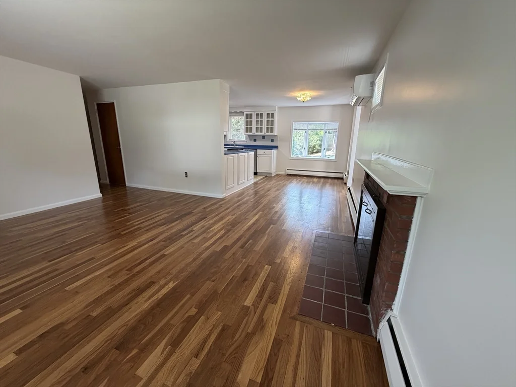 3 bed, 1 bath apartment for rent at 36 Carroll Rd, Woburn — photo 5 of 17