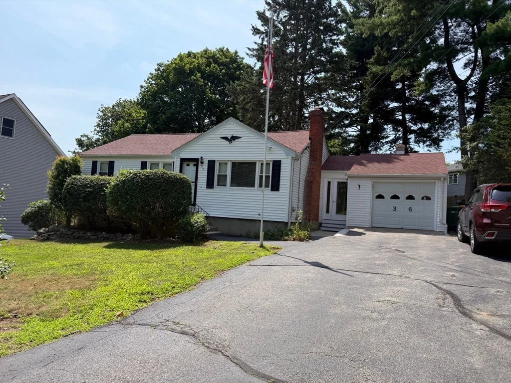 3 bed, 1 bath apartment for rent at 36 Carroll Rd, Woburn