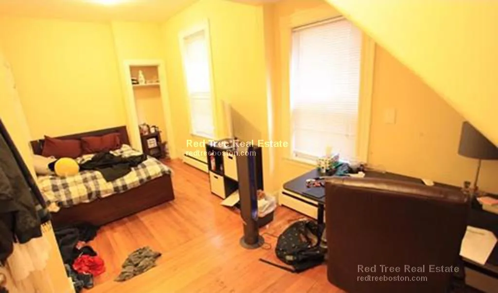 4 bed, 2 bath apartment for rent at 36 Cherokee St Unit 1, Mission Hill — photo 12 of 16