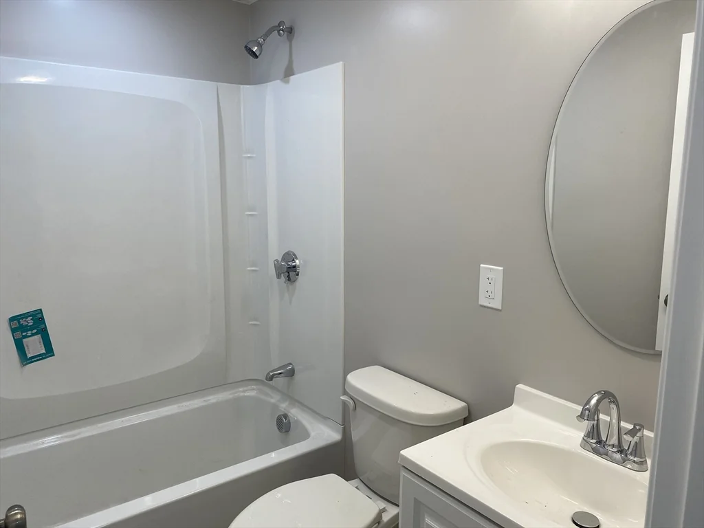 3 bed, 1 bath apartment for rent at 36 Chester Ave Unit 1, Medford — photo 9 of 10