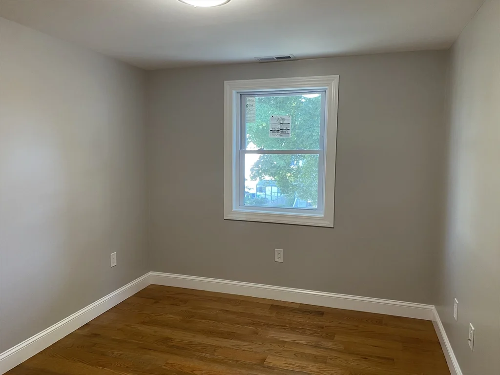 3 bed, 1 bath apartment for rent at 36 Chester Ave Unit 2, Medford — photo 6 of 8