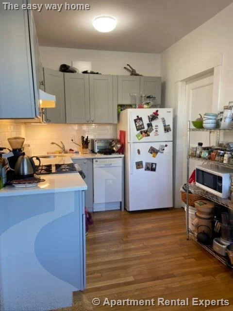 2 bed, 1 bath apartment for rent at 36 College Ave Unit 31, Davis Square — photo 3 of 23