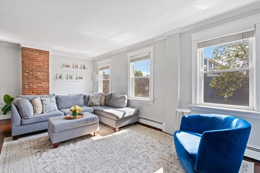 2 bed, 1 bath apartment for rent at 36 Concord St Unit 2, Charlestown — photo 4 of 10