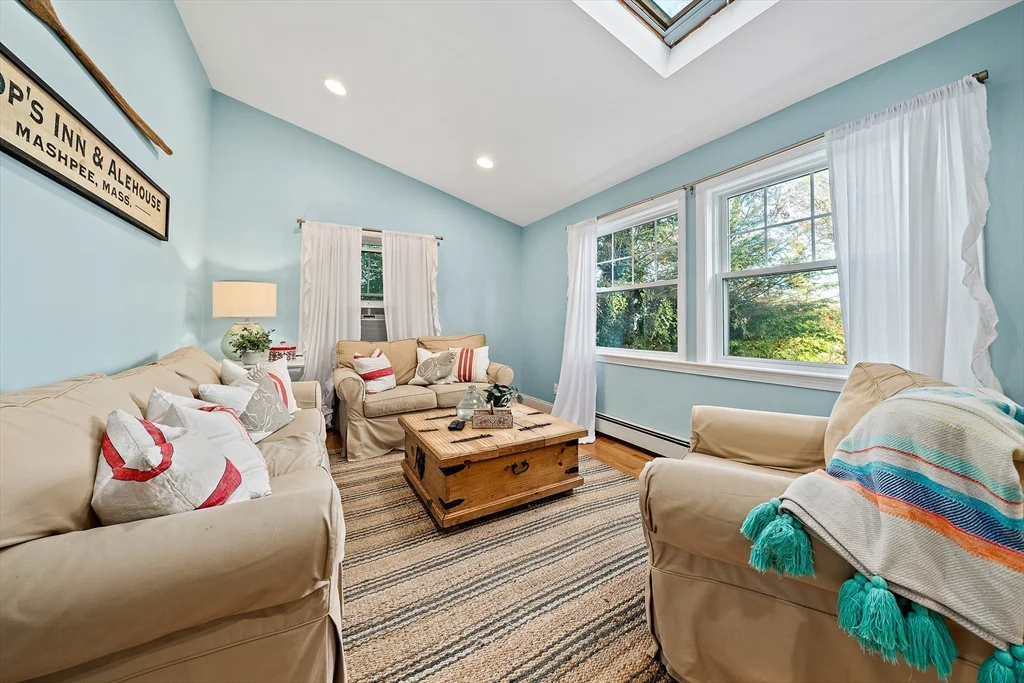 3 bed, 1 bath apartment for rent at 36 Cranberry Ave, Mashpee — photo 4 of 20