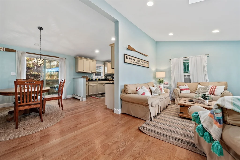3 bed, 1 bath apartment for rent at 36 Cranberry Ave, Mashpee — photo 3 of 20