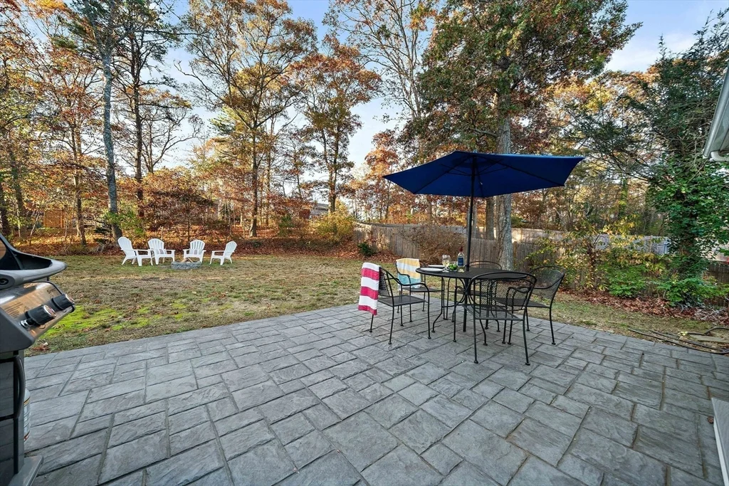 3 bed, 1 bath apartment for rent at 36 Cranberry Ave, Mashpee — photo 17 of 20