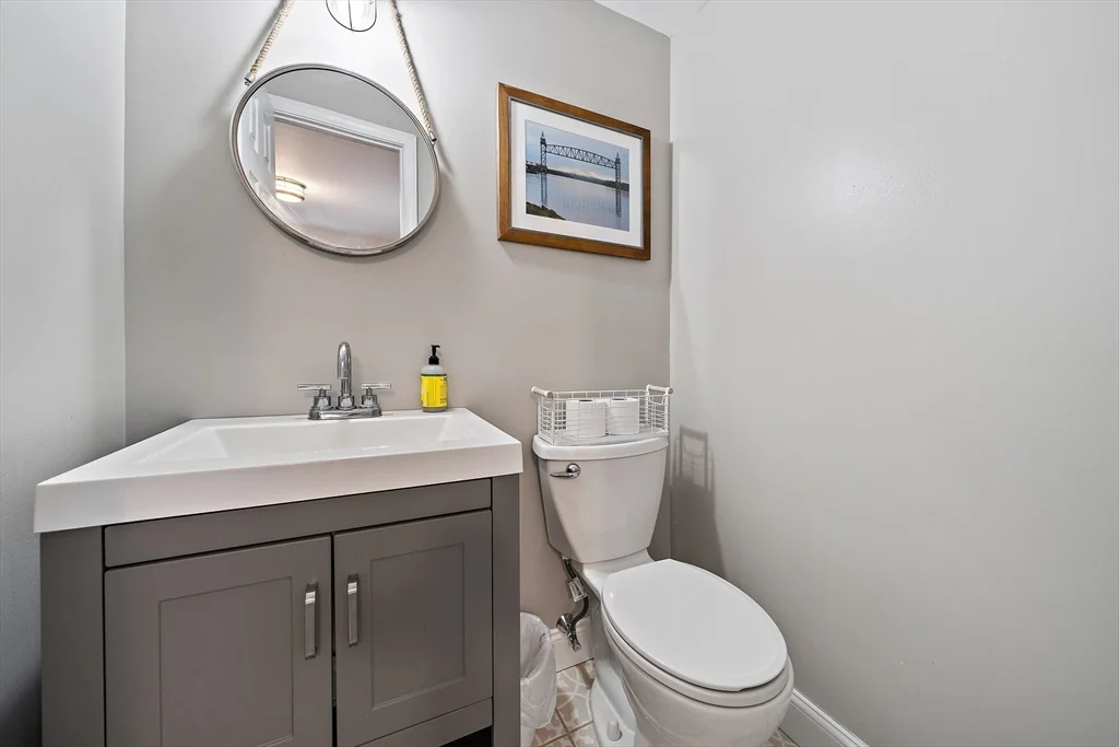 3 bed, 1 bath apartment for rent at 36 Cranberry Ave, Mashpee — photo 11 of 20
