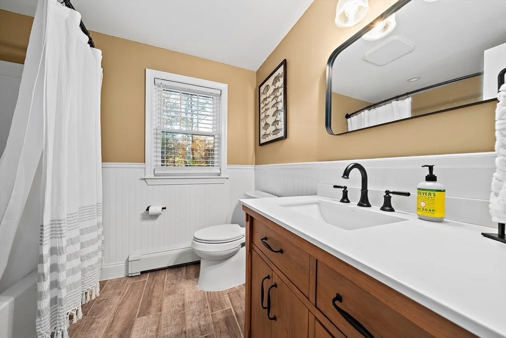 3 bed, 1 bath apartment for rent at 36 Cranberry Ave, Mashpee — photo 10 of 20