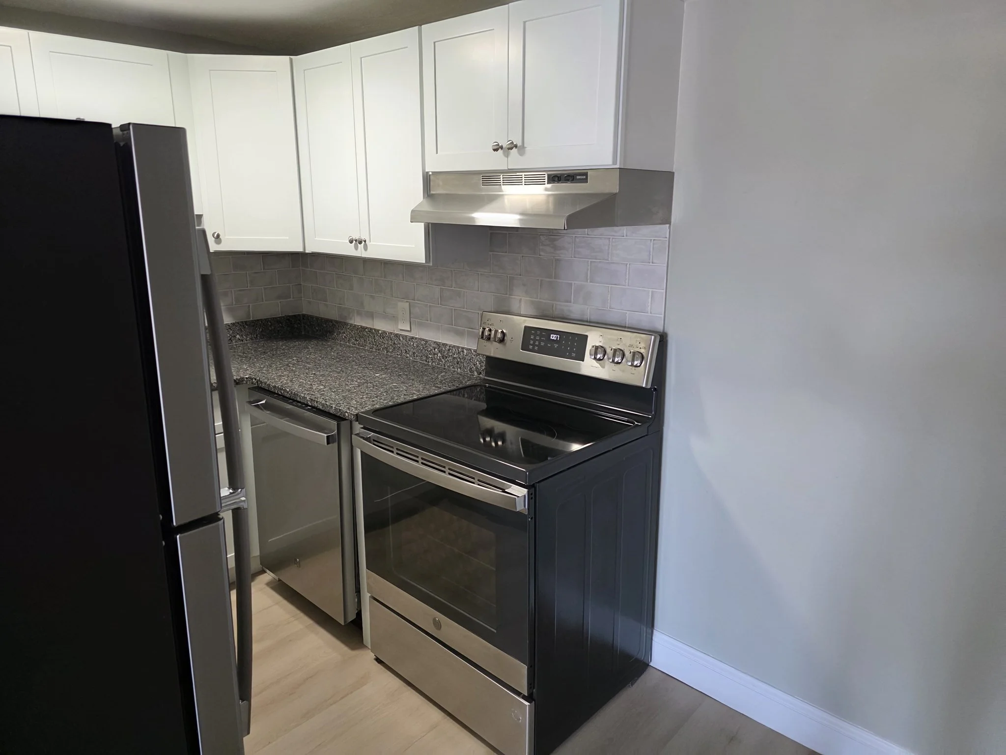 2 bed, 1 bath apartment for rent at 36 Crescent St Unit 17, Wakefield — photo 4 of 20