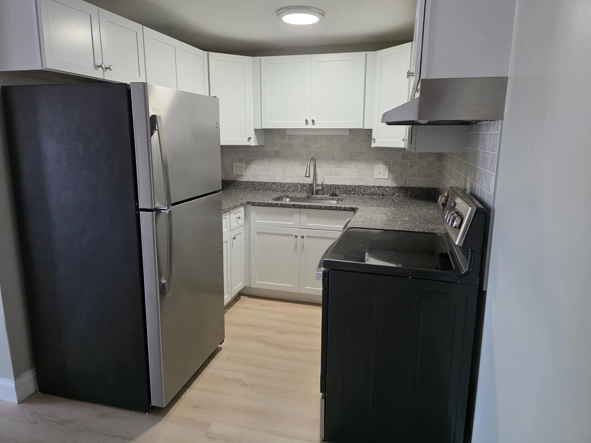 2 bed, 1 bath apartment for rent at 36 Crescent St Unit 17, Wakefield — photo 3 of 20