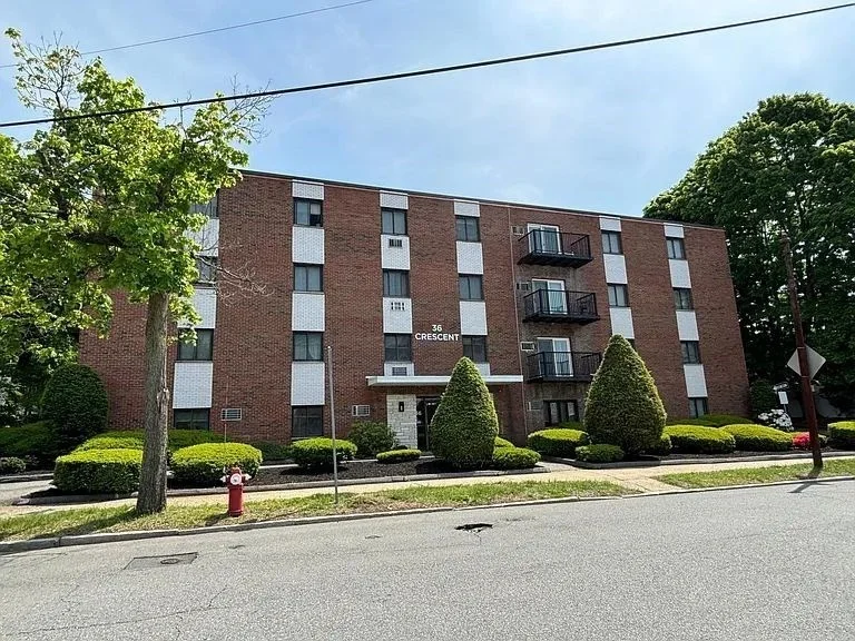 2 bed, 1 bath apartment for rent at 36 Crescent St Unit 17, Wakefield — photo 1 of 20